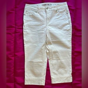Code Bleu cropped jeans with rhinestone detailing. Size 10/29 Regular fit,